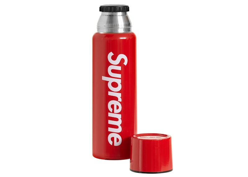 Supreme x SIGG Hot & Cold Vacuum Insulated 0.75L Bottle